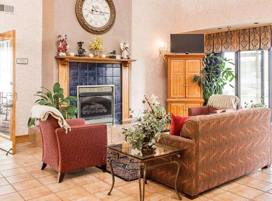 Econo Lodge is a family friendly hotel in Newport, Tennessee (TN)