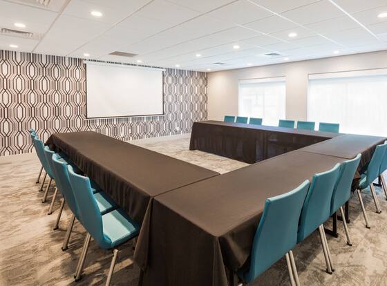 Holiday Inn Express Lorton by IHG is a family friendly hotel in Lorton, Virginia (VA)