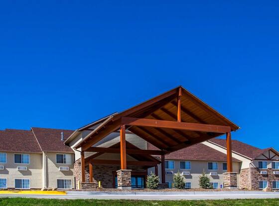 Comfort Inn & Suites Riverview near Davenport and I-80 is a family friendly hotel in Le Claire, Iowa (IA)