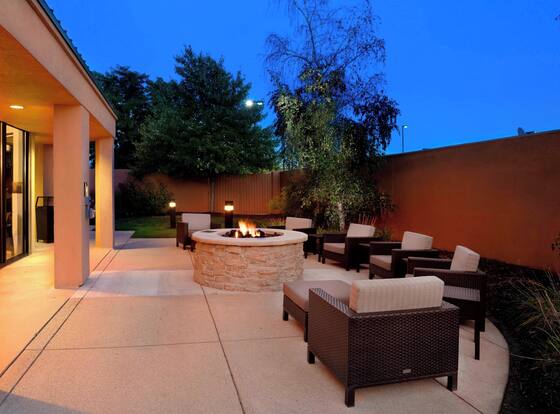 Courtyard by Marriott Kokomo is a family friendly hotel in Kokomo, Indiana (IN)