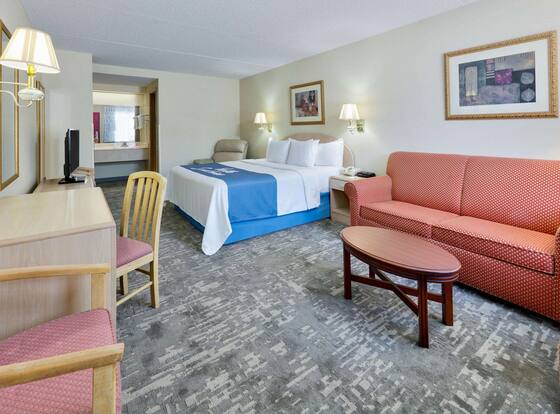 Days Inn & Suites by Wyndham Bentonville is a family friendly hotel in Bentonville, Arkansas (AR)