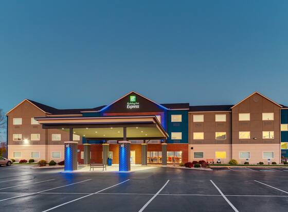 Holiday Inn Express Cincinnati North - Monroe by IHG is a family friendly hotel in Monroe, Ohio (OH)