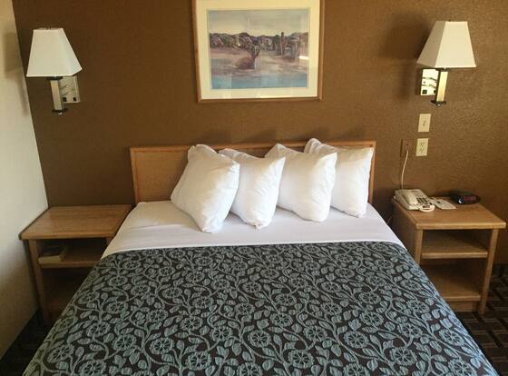 Days Inn by Wyndham Hurricane/Zion National Park Area is a family friendly hotel in Hurricane, Utah (UT)