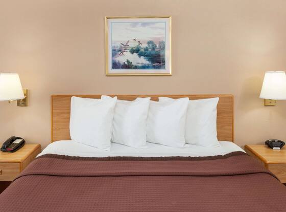Days Inn by Wyndham Charleston is a family friendly hotel in Charleston, Illinois (IL)