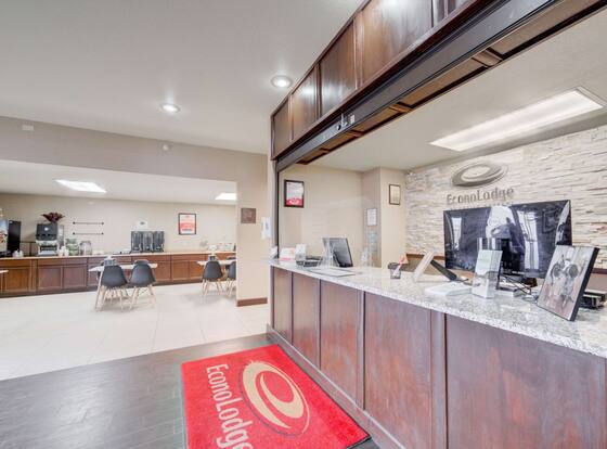 Econo Lodge Livingston Gateway to Yellowstone is a family friendly hotel in Livingston, Montana (MT)