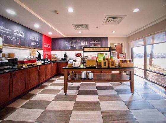 Hampton Inn Oklahoma City/Edmond is a family friendly hotel in Edmond, Oklahoma (OK)