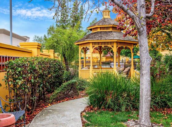 La Quinta Inn & Suites by Wyndham Fremont / Silicon Valley is a family friendly hotel in Fremont, California (CA)