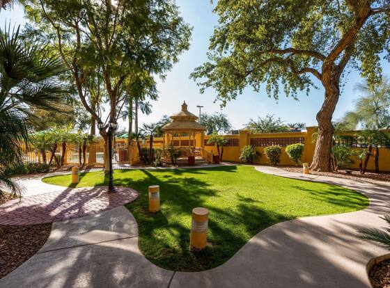 La Quinta Inn & Suites by Wyndham Phoenix West Peoria is a family friendly hotel in Peoria, Arizona (AZ)