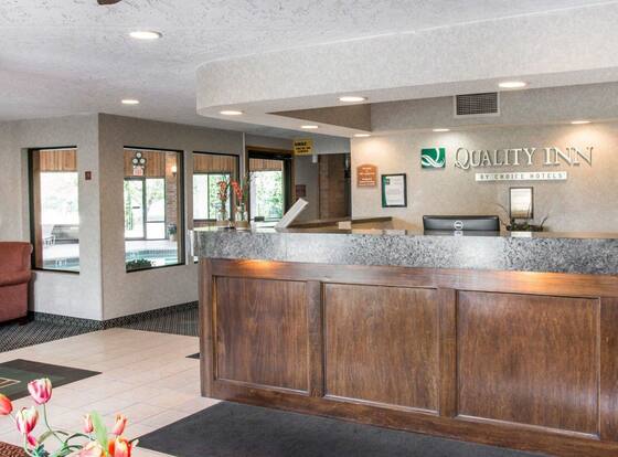 Quality Inn Hudsonville South is a family friendly hotel in Hudsonville, Michigan (MI)