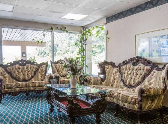 Rodeway Inn Gadsden 1-59 exit 183 is a family friendly hotel in Gadsden, Alabama (AL)