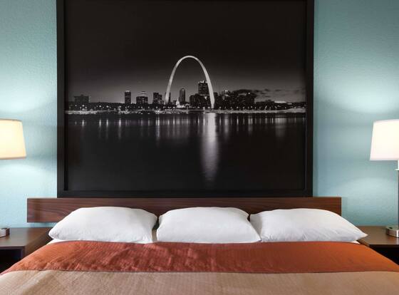 Super 8 by Wyndham Fairview Heights-St. Louis is a family friendly hotel in Fairview Heights, Illinois (IL)