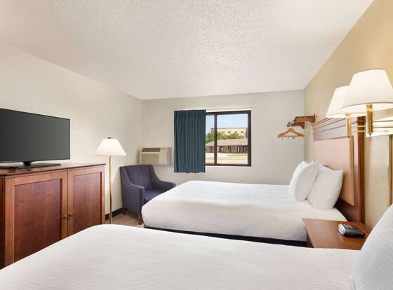 Baymont by Wyndham Hutchinson is a family friendly hotel in Hutchinson, Kansas (KS)
