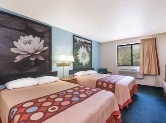 Super 8 by Wyndham Thurmont is a family friendly hotel in Thurmont, Maryland (MD)