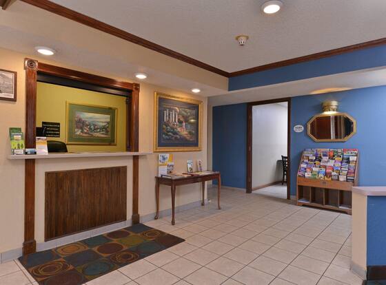Inn Waukegan - Gurnee is a family friendly hotel in Waukegan, Illinois (IL)