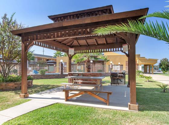 Super 8 by Wyndham Tyler TX is a family friendly hotel in Tyler, Texas (TX)