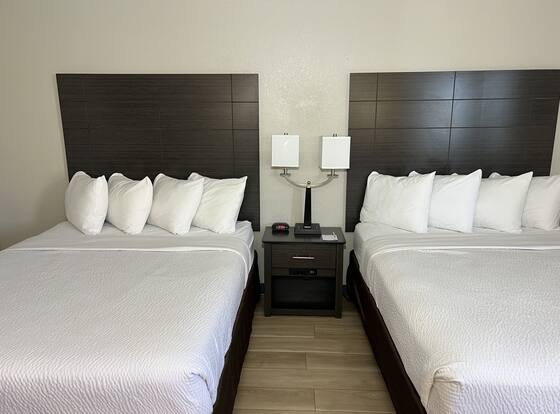 Days Inn by Wyndham Somerset PA I-70 I-76 is a family friendly hotel in Somerset, Pennsylvania (PA)