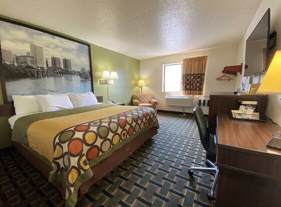 Super 8 by Wyndham Newport News/Jefferson Ave. is a family friendly hotel in Newport News, Virginia (VA)