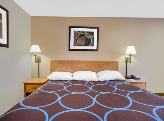 Super 8 by Wyndham Lewisburg is a family friendly hotel in Lewisburg, West Virginia (WV)