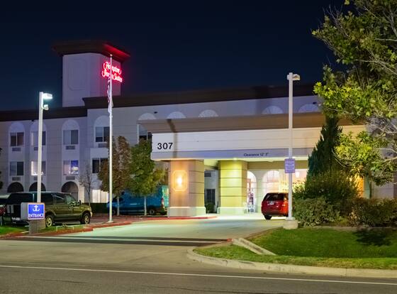 Hampton Inn & Suites Salt Lake City Airport is a family friendly hotel in Salt Lake City, Utah (UT)