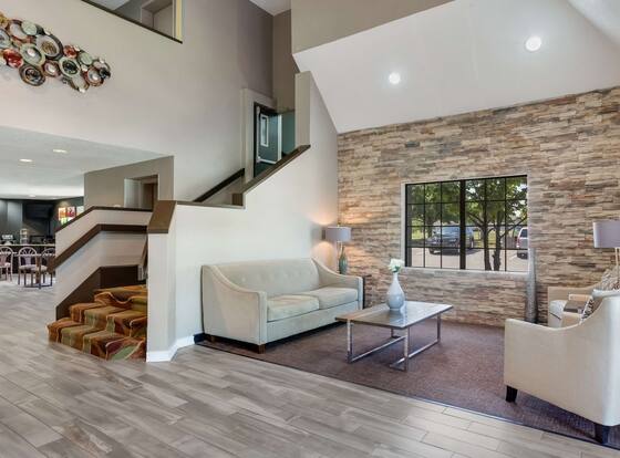 Quality Inn Lees Summit - Kansas City is a family friendly hotel in Lee's Summit, Missouri (MO)