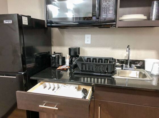 Studio 6 Wichita, KS - Airport is a family friendly hotel in Wichita, Kansas (KS)
