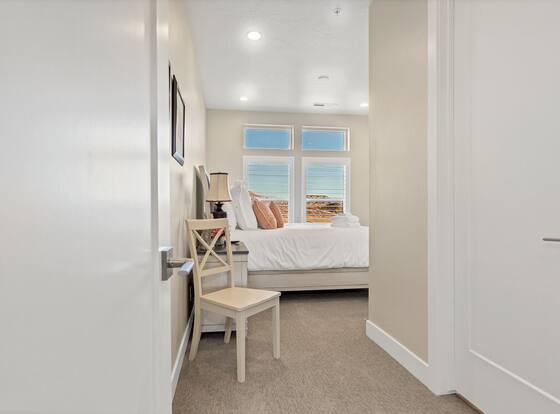 Luxury Zion Desert Getaway 8 Bedroom Townhouse by RedAwning is a family friendly hotel in Washington, Utah (UT)