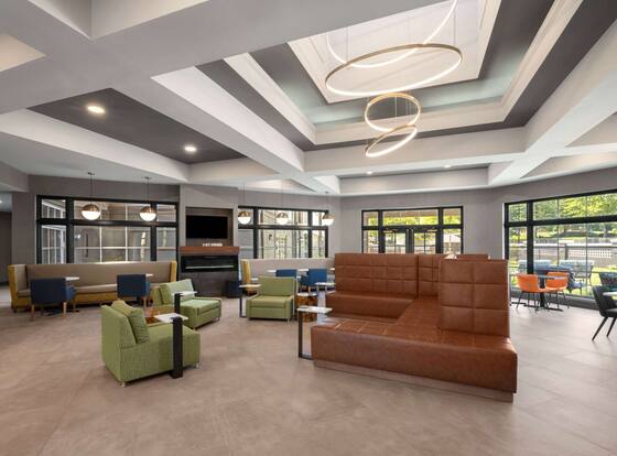 La Quinta Inn & Suites by Wyndham Greensboro NC is a family friendly hotel in Greensboro, North Carolina (NC)