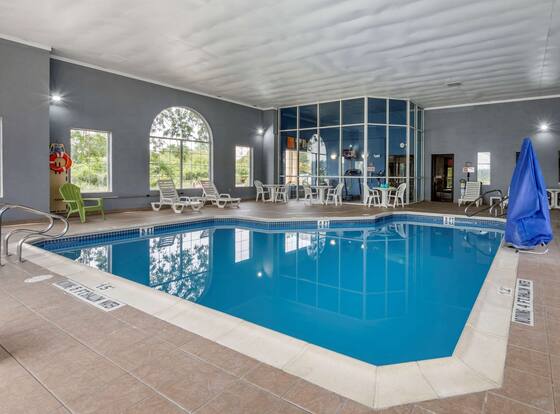 Comfort Inn Meadowlands is a family friendly hotel in Washington, Pennsylvania (PA)