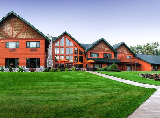 Holiday Inn Express & Suites Hayward by IHG is a family friendly hotel in Hayward, Wisconsin (WI)