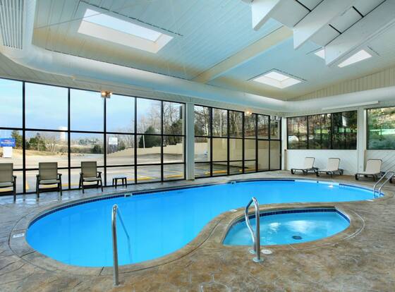Baymont by Wyndham Branson - On the Strip is a family friendly hotel in Branson, Missouri (MO)
