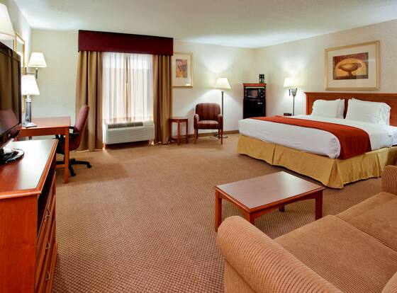 Seasons Inn & Suites Highland is a family friendly hotel in Highland, Illinois (IL)