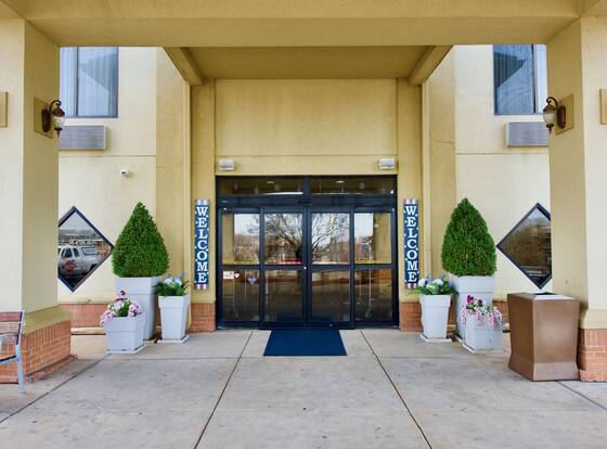 Holiday Inn Express & Suites St. Louis West - Fenton by IHG is a family friendly hotel in Fenton, Missouri (MO)