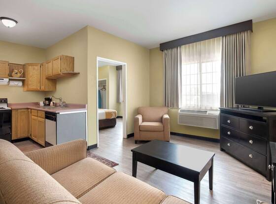 Quality Inn & Suites Gallup I-40 Exit 20 is a family friendly hotel in Gallup, New Mexico (NM)