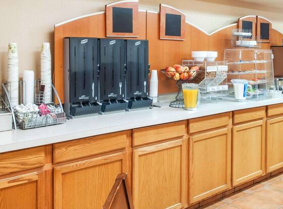 Econo Lodge Lordsburg I-10 is a family friendly hotel in Lordsburg, New Mexico (NM)