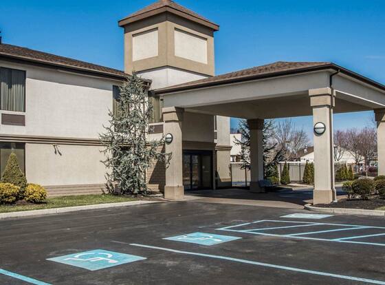 Quality Inn & Suites NJ State Capital Area is a family friendly hotel in Morrisville, Pennsylvania (PA)