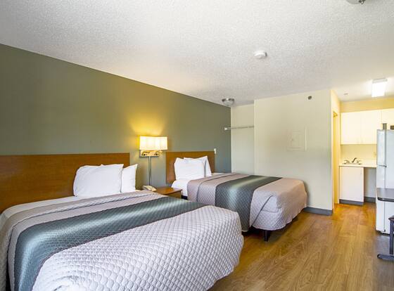 HomeTowne Studios by Red Roof Chicago - Waukegan is a family friendly hotel in Waukegan, Illinois (IL)