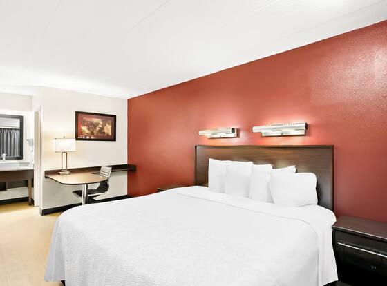 Red Roof Inn PLUS+ Baltimore-Washington DC/BWI Airport is a family friendly hotel in Linthicum, Maryland (MD)