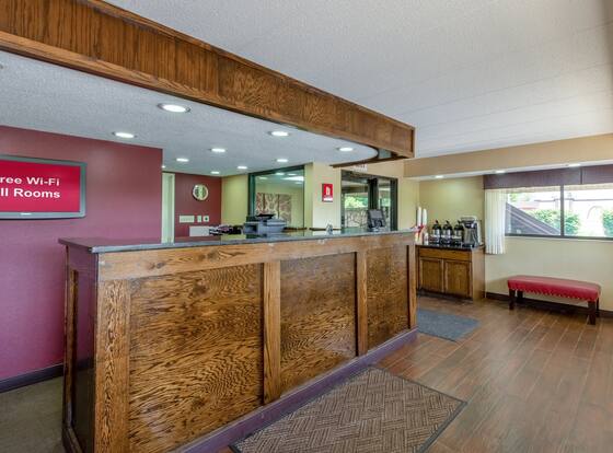 Red Roof Inn Kalamazoo East - Expo Center is a family friendly hotel in Kalamazoo, Michigan (MI)