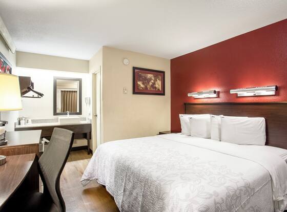 Red Roof Inn PLUS+ Washington DC - Manassas is a family friendly hotel in Sudley, Virginia (VA)
