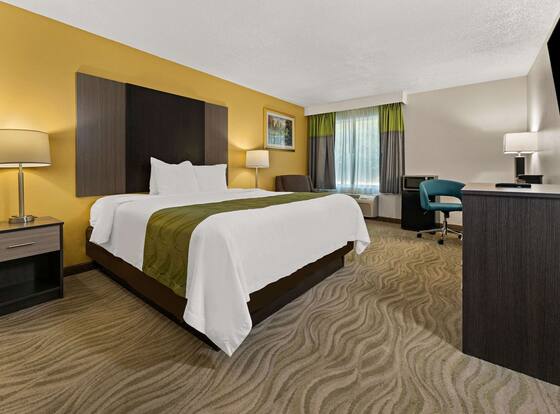 Quality Inn is a family friendly hotel in Sandersville, Georgia (GA)