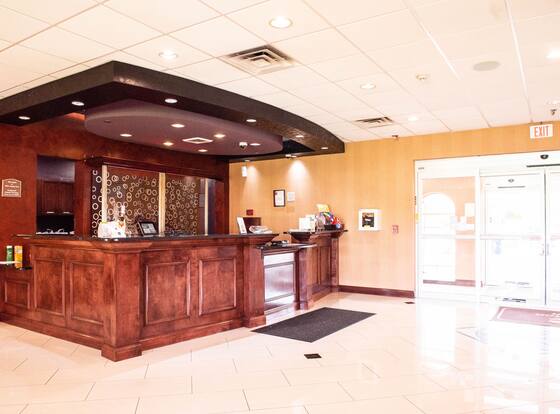 Clarion Inn Elmhurst - Oak Brook near I-88, I-290, I-294 is a family friendly hotel in Elmhurst, Illinois (IL)