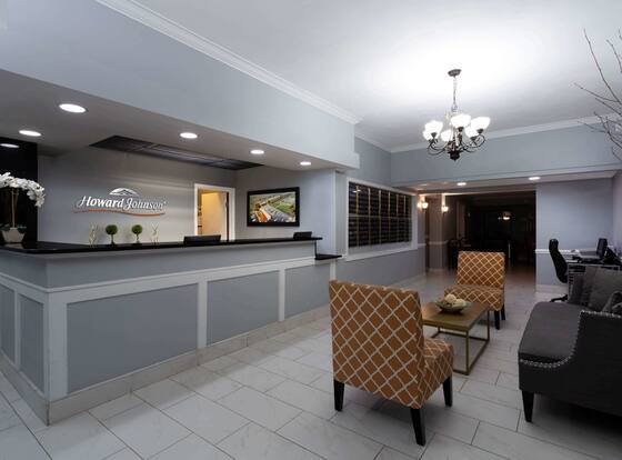 Howard Johnson by Wyndham Waukegan Great Lakes is a family friendly hotel in Waukegan, Illinois (IL)