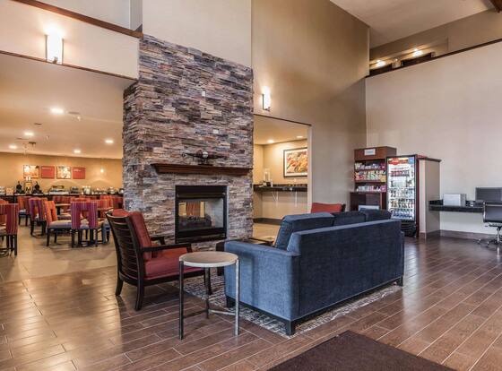 Comfort Suites North is a family friendly hotel in Fort Wayne, Indiana (IN)