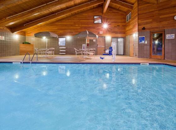 AmericInn by Wyndham Coon Rapids is a family friendly hotel in Coon Rapids, Minnesota (MN)