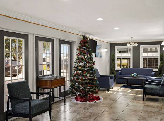 Quality Inn is a family friendly hotel in Ocean Springs, Mississippi (MS)