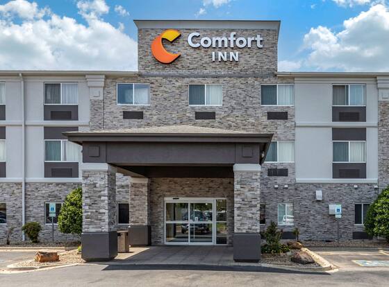 Comfort Inn Oklahoma City South - I-240 is a family friendly hotel in Oklahoma City, Oklahoma (OK)