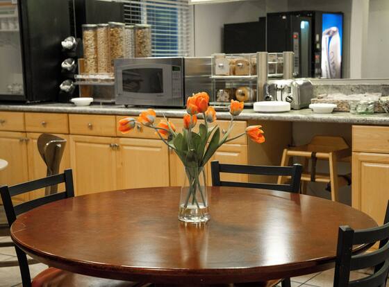 Americas Best Value Inn Lynnwood Seattle is a family friendly hotel in Lynnwood, Washington (WA)