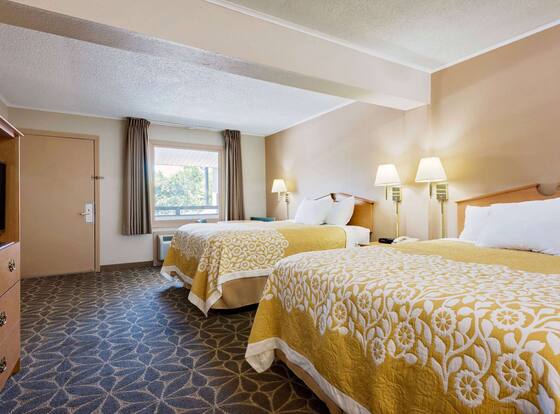 Days Inn by Wyndham Fairmont is a family friendly hotel in Fairmont, West Virginia (WV)
