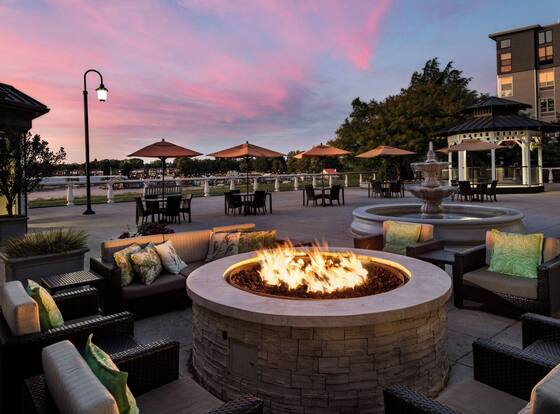 Courtyard by Marriott Portland North is a family friendly hotel in Portland, Oregon (OR)