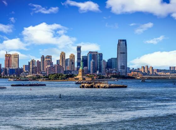 DoubleTree by Hilton Hotel & Suites Jersey City is a family friendly hotel in Jersey City, New Jersey (NJ)